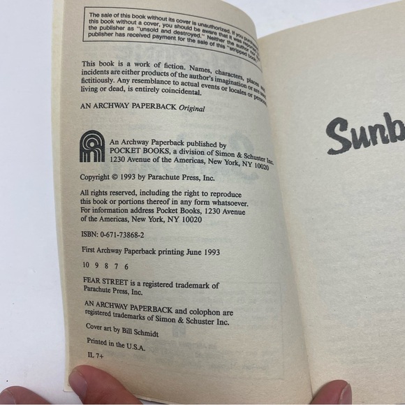 RL Stine Sunburn - Picture 3 of 3